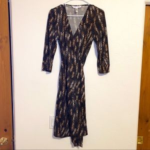 VINTAGE Diane von Furstenberg Print Wrap Dress 8 100% Silk DVF